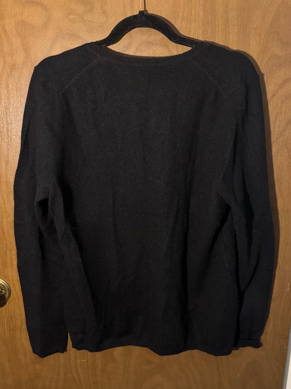 Charter Club Luxury Women’s 100% Cashmere Knit Black V-Neck Pullover Sweater - L - Picture 2 of 4